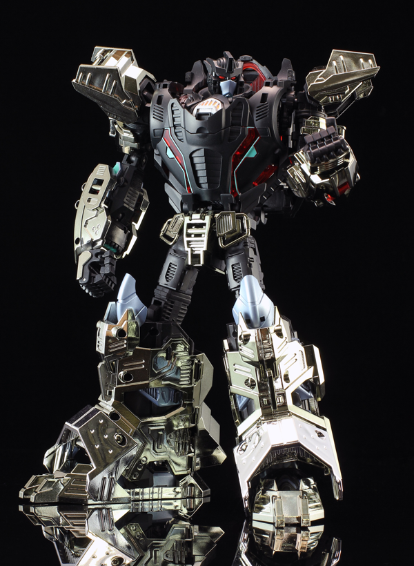 MMC R 11D Demonicus Prominon   Video Review Of Singapore Exclusive Unofficial Nemesis Prime Figure  (6 of 13)